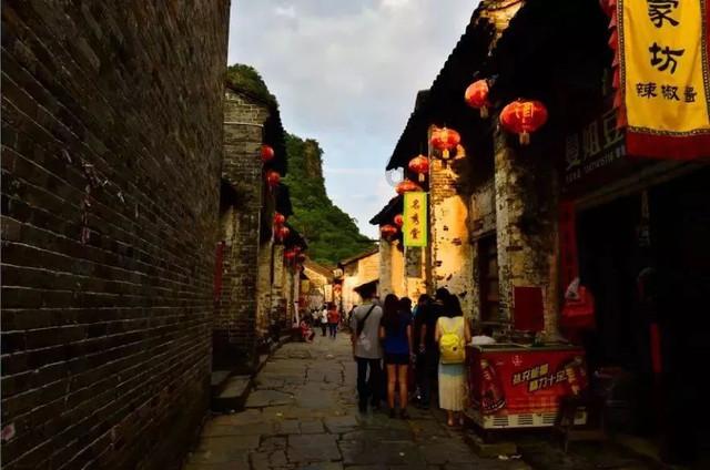 逃离诡异的古庙